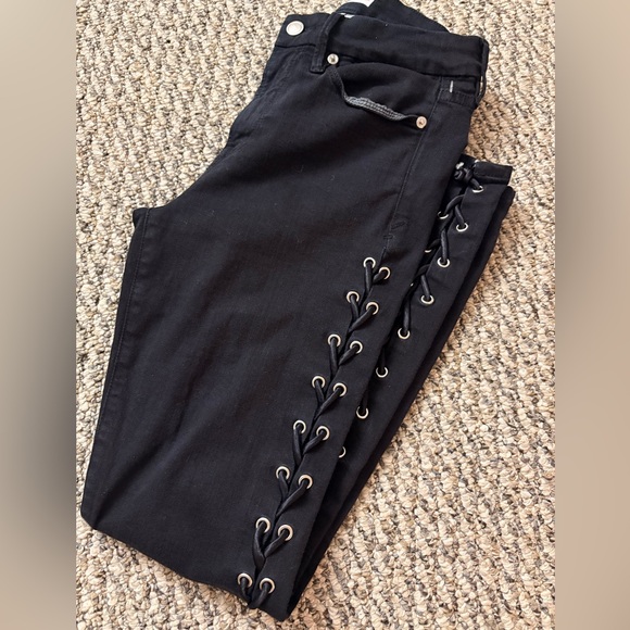 Good American Black High-Rise Skinny Jeans - Picture 9 of 10